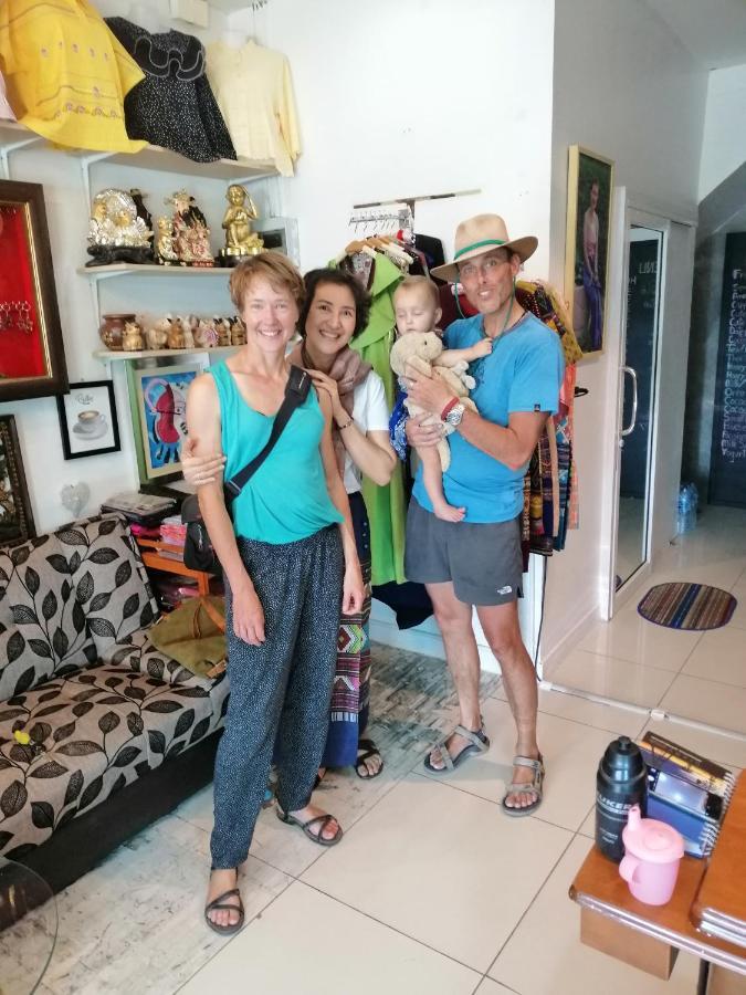 Aekkalukthai Hostel Rayong Exterior photo