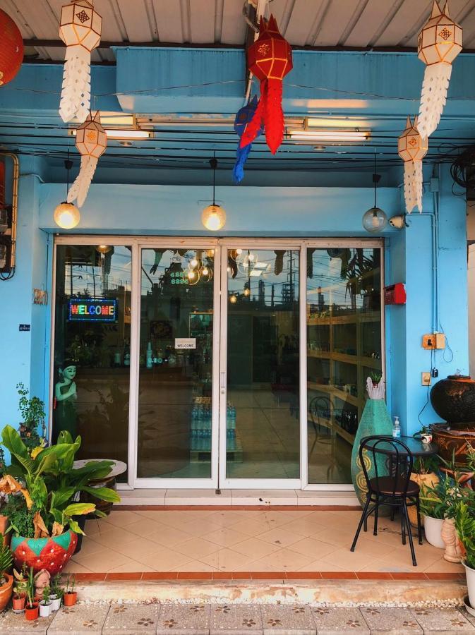 Aekkalukthai Hostel Rayong Exterior photo
