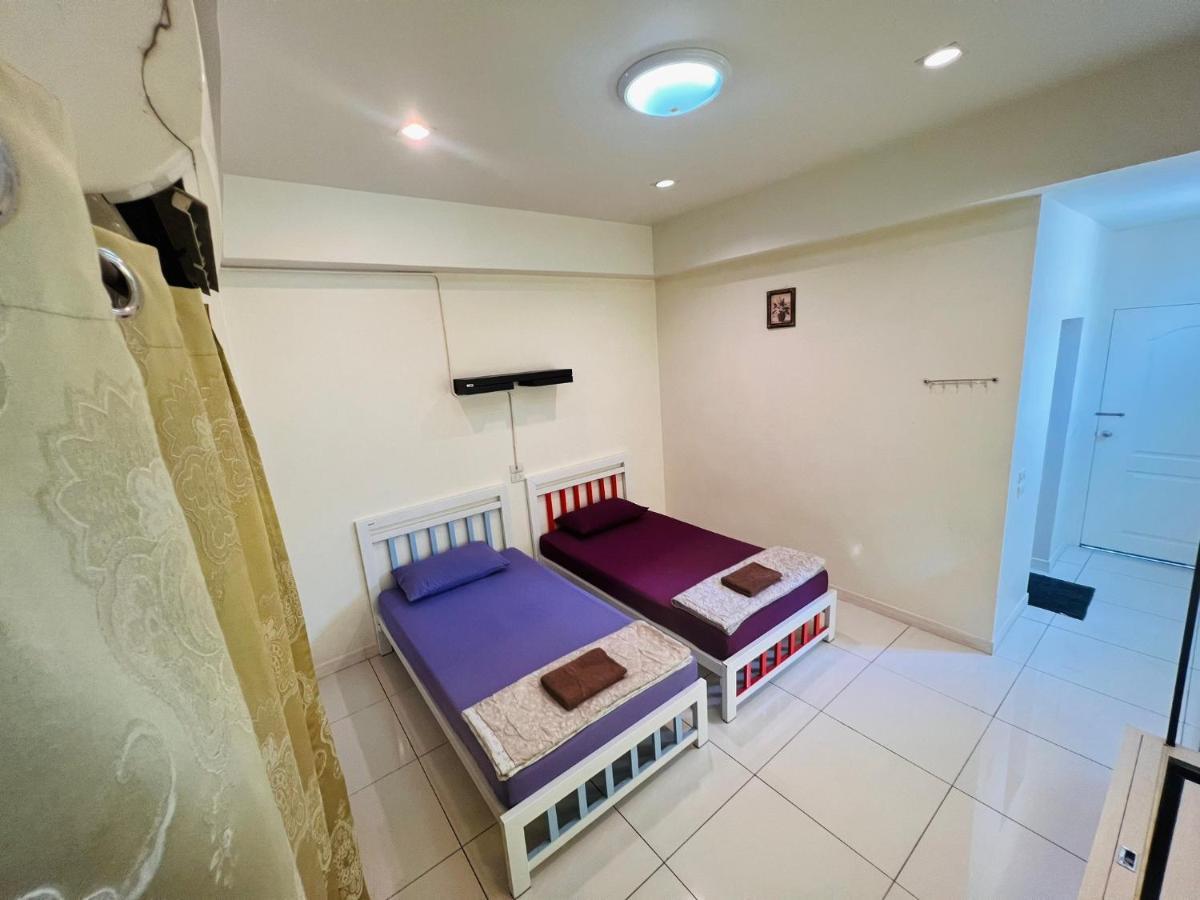 Aekkalukthai Hostel Rayong Exterior photo