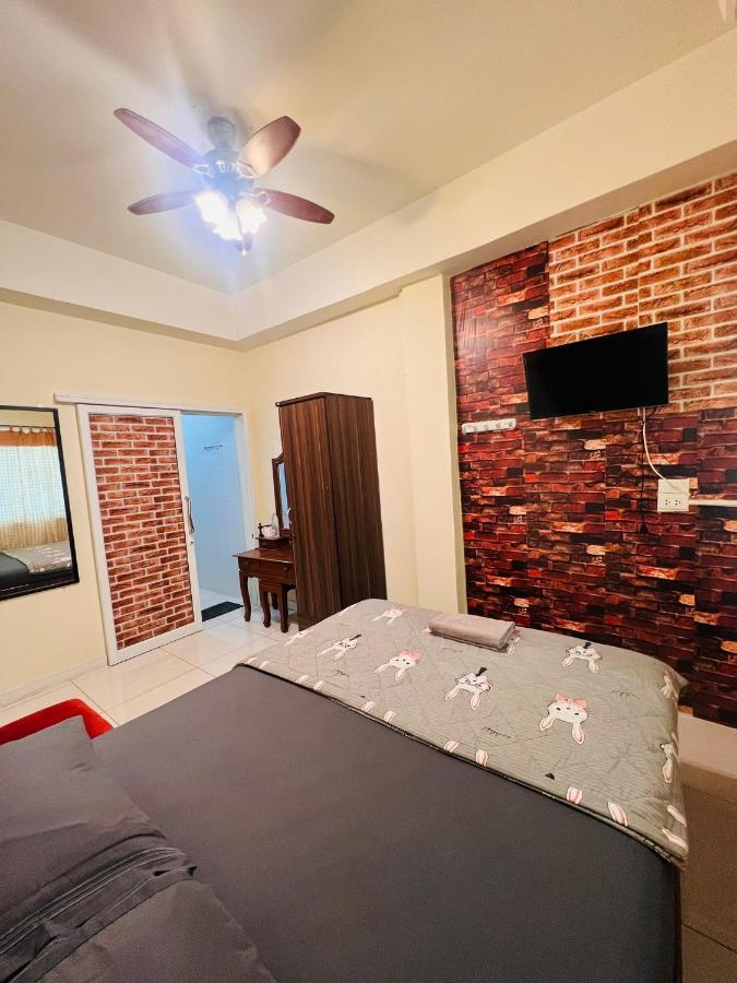 Aekkalukthai Hostel Rayong Exterior photo